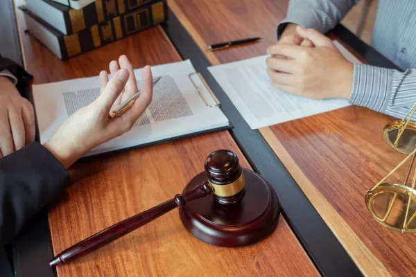 How a Tampa Violent Crime Defense Lawyer Can Help